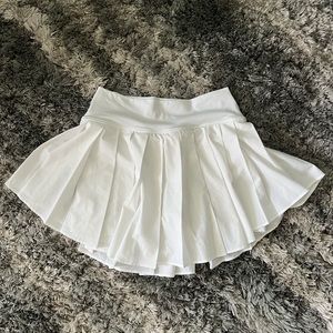 NWOT Aerie Offline White pleated Tennis Skirt with Shorts🤍